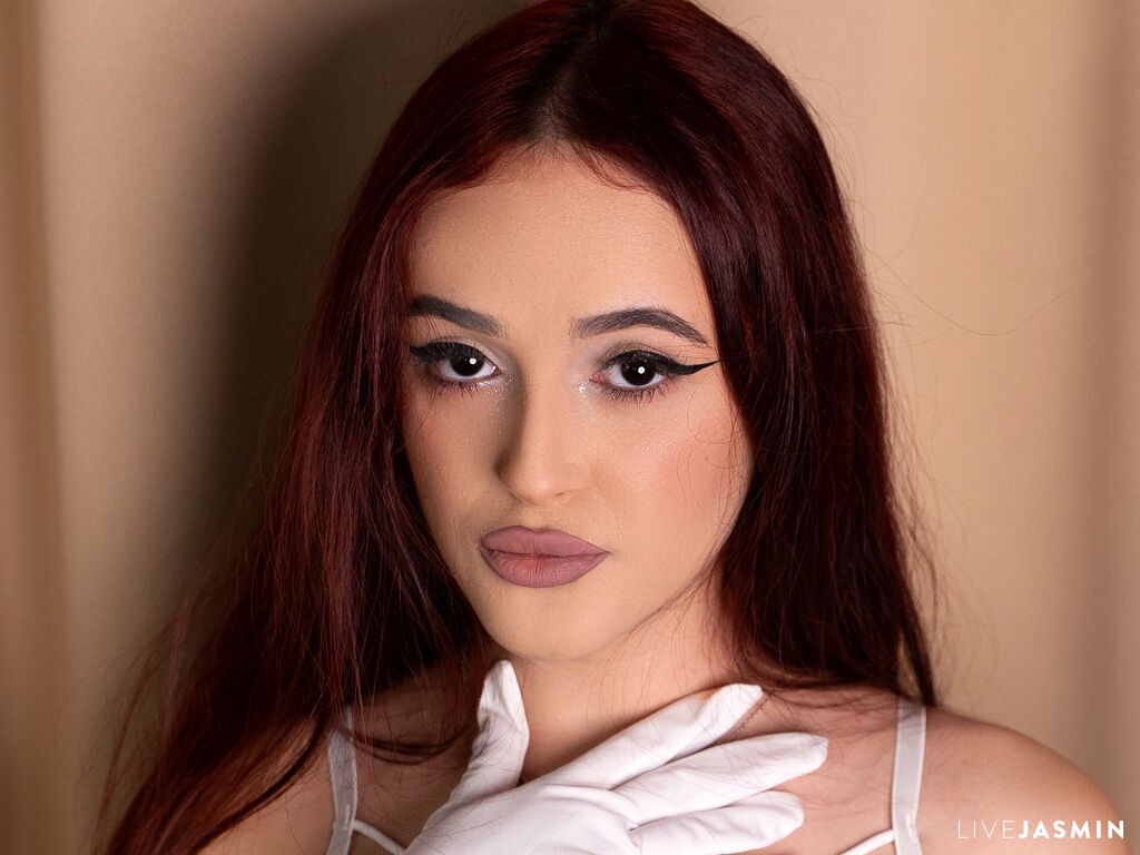 Real amateur nude model KiraHall
