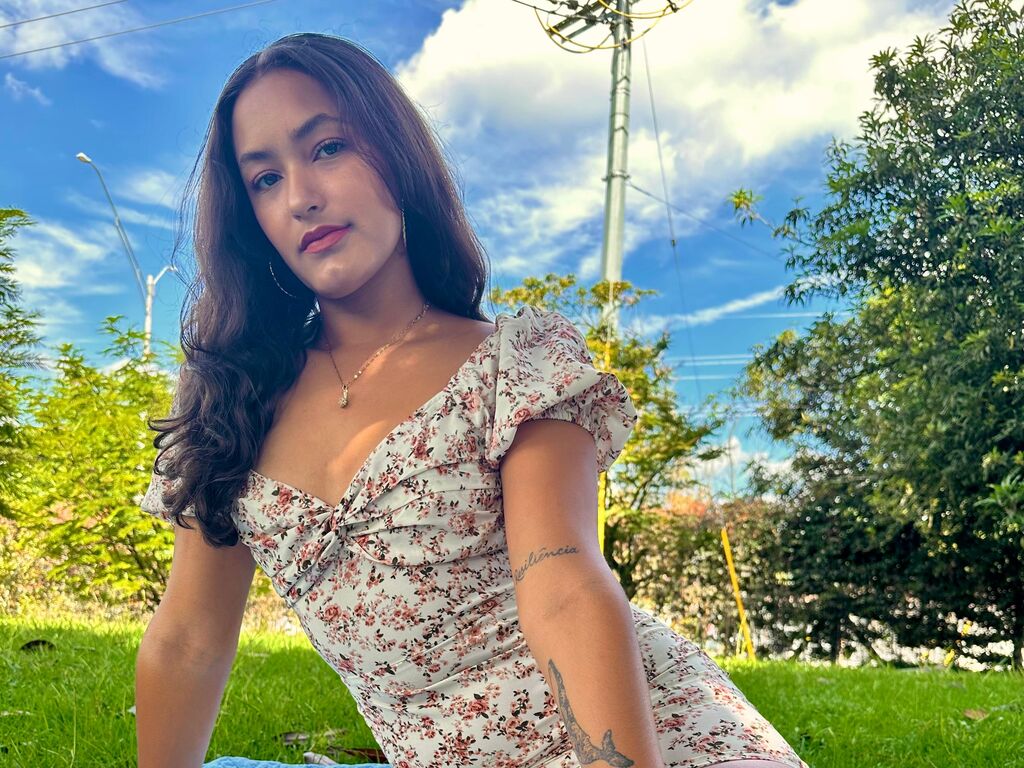 Real amateur nude model SaraZuleta